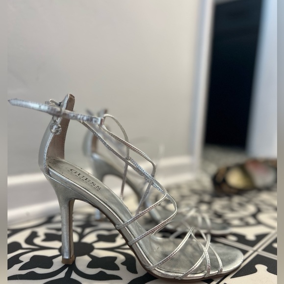 SILVER GUESS HEELS - Picture 1 of 5